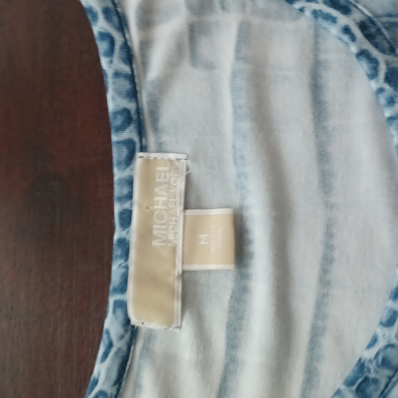 MICHAEL KORS SLEEVELESS ANIMAL PRINT BLUE WHITE 💙 TOP, SIZE MEDIUM - Picture 2 of 8